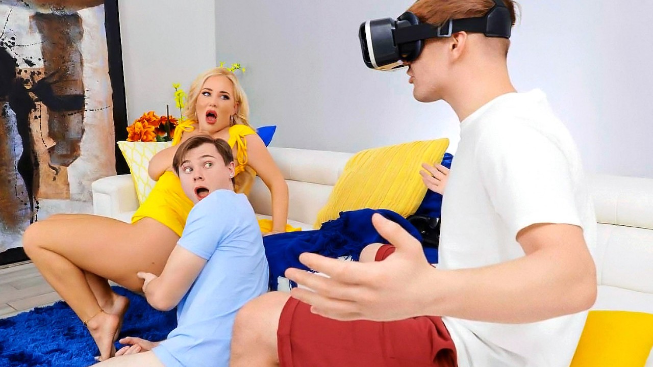 BrazzersExxtra—Pumped For VR!!!—Savannah Bond