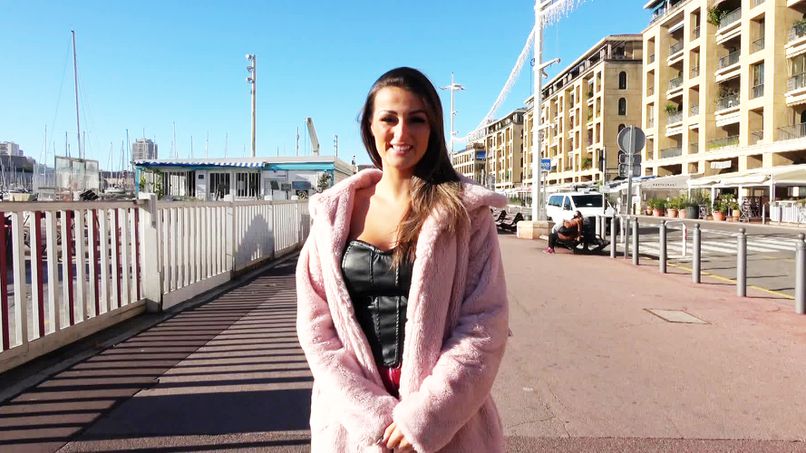 [JacquieetMichelTV] Lylou (Lylou’s new adventures in Marseille! / 12.12.2021)