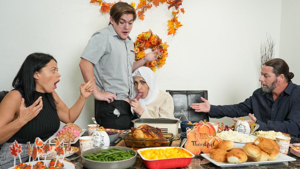 [HijabHookup] Nadia White, Audrey Royal (Thanksgiving the Hijab Way! / 11.28.2022)